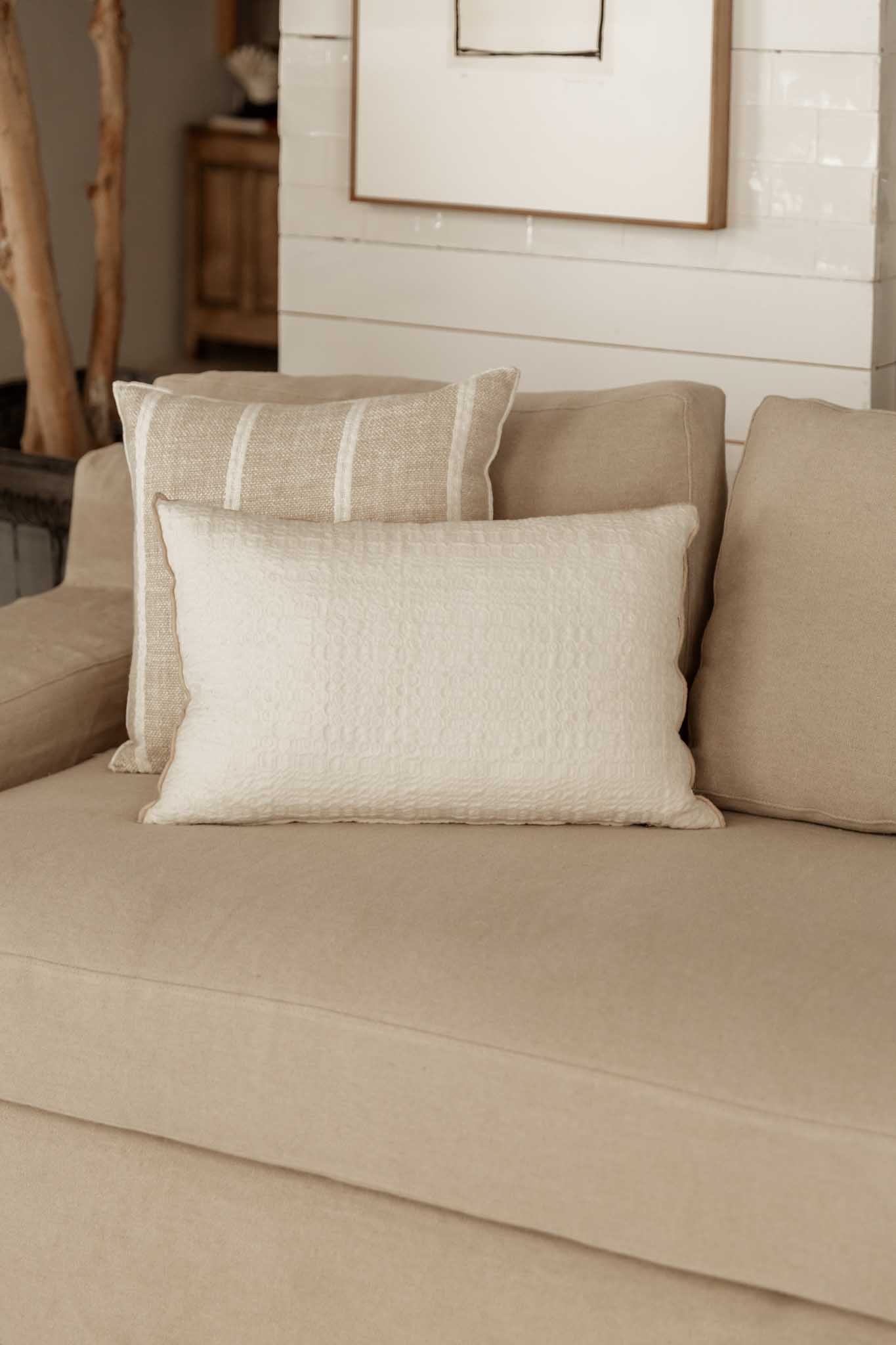 COJÍN DE LANA COLOR CRUDO