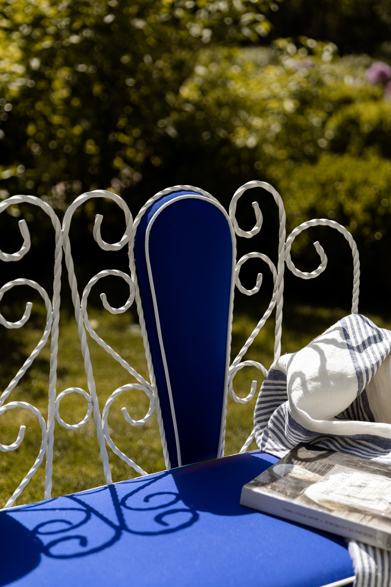 BANCO DE JARDÍN TAPIZADO AZUL