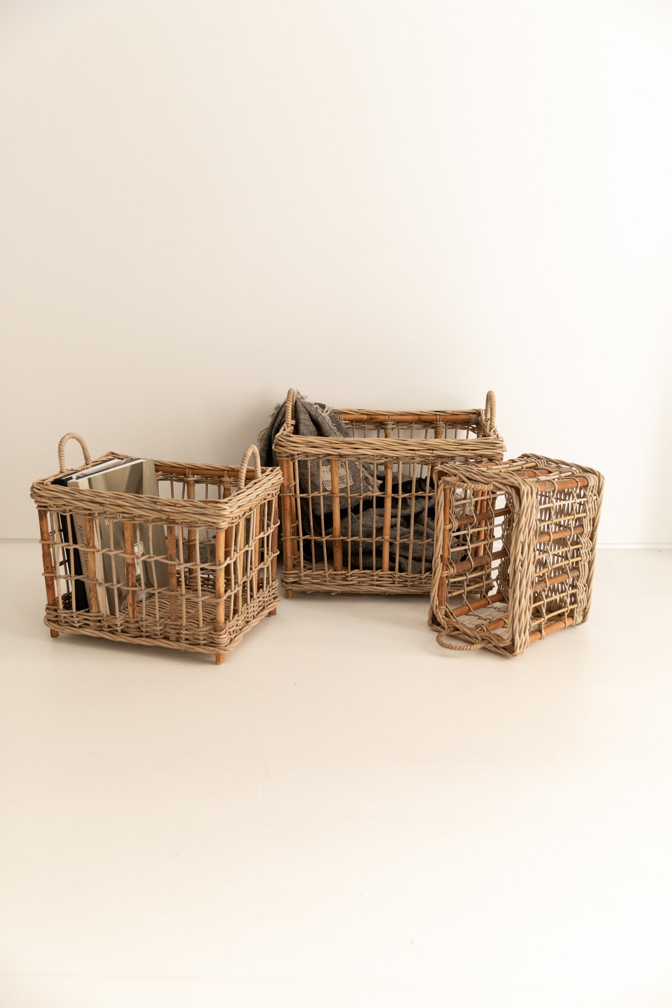 CESTA RATÁN RECTANGULAR CON ASAS