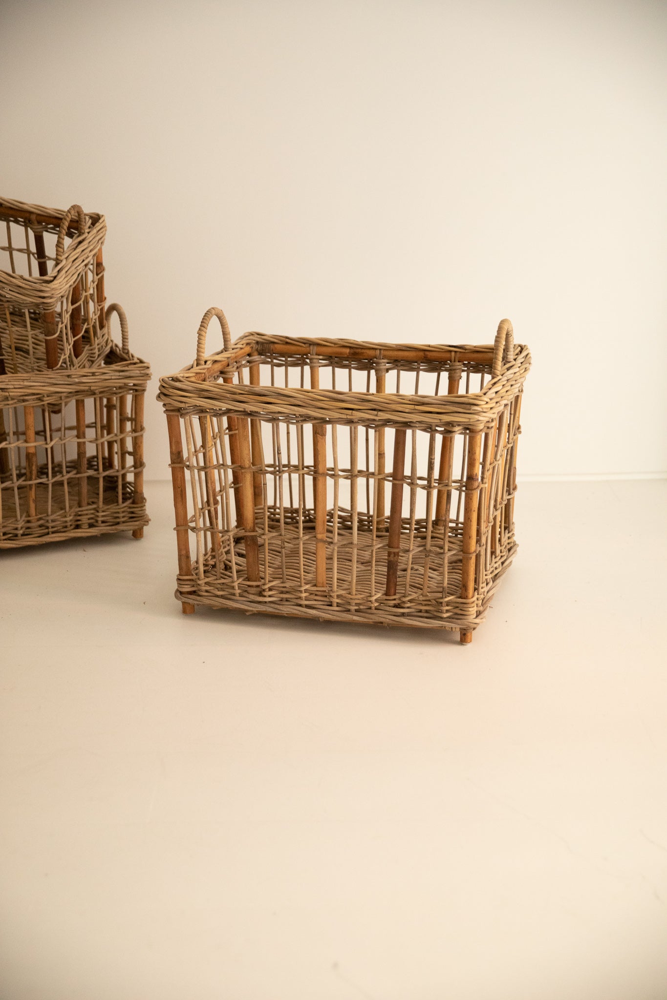 CESTA RATÁN RECTANGULAR CON ASAS