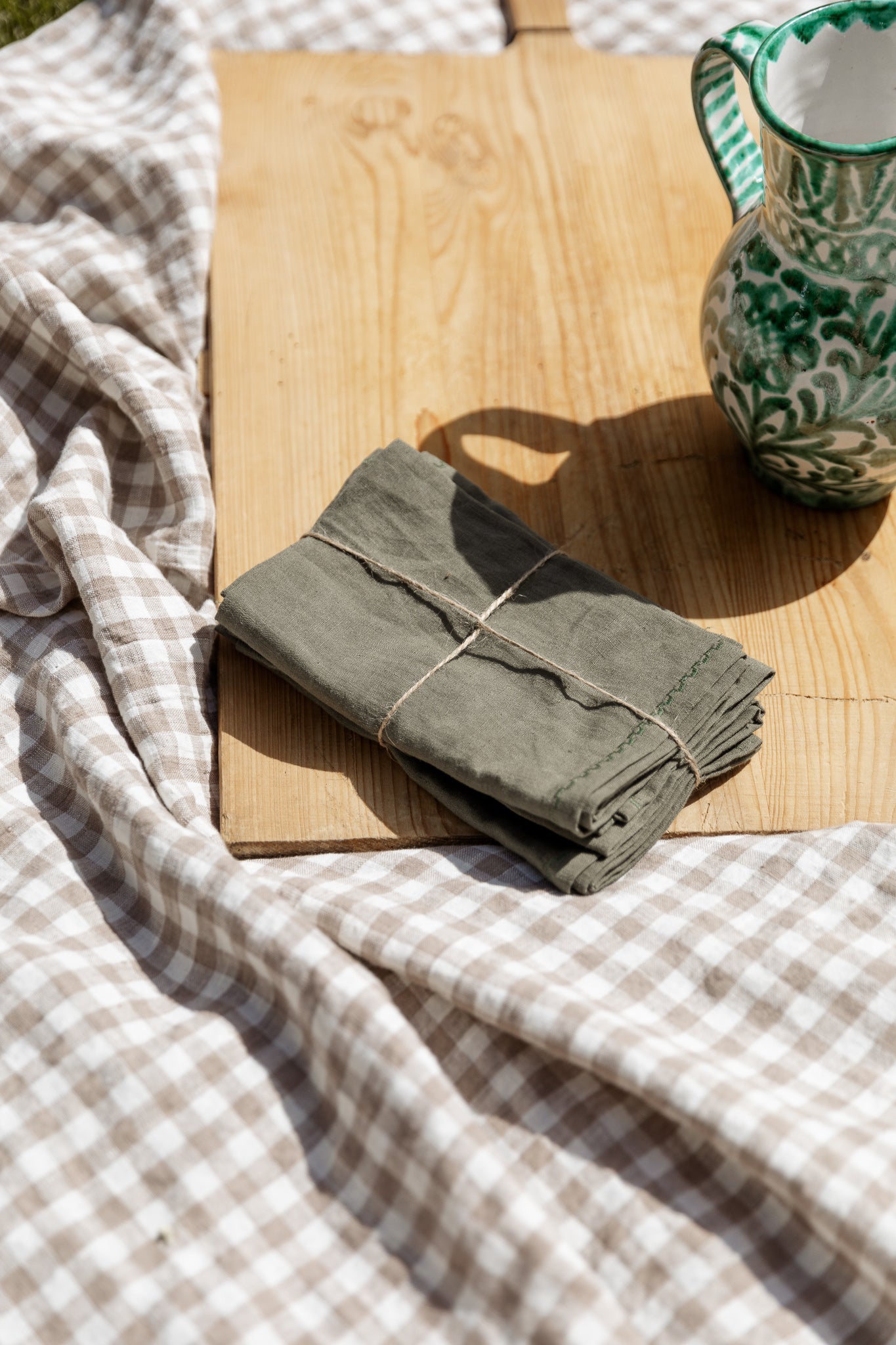 SERVILLETAS LINO VERDE CON BORDADO