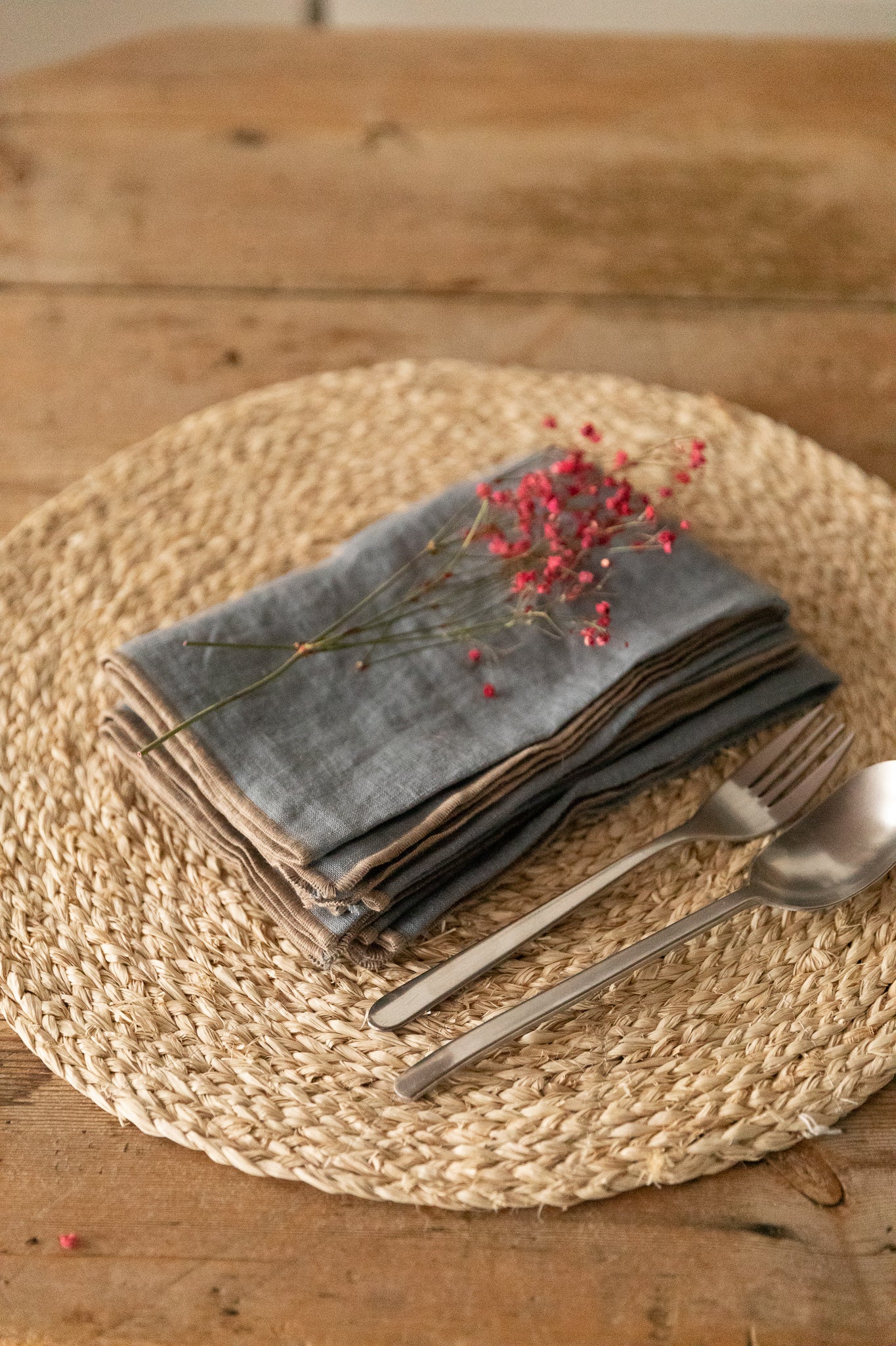 SERVILLETAS LINO AZUL CON REPULGO BEIGE