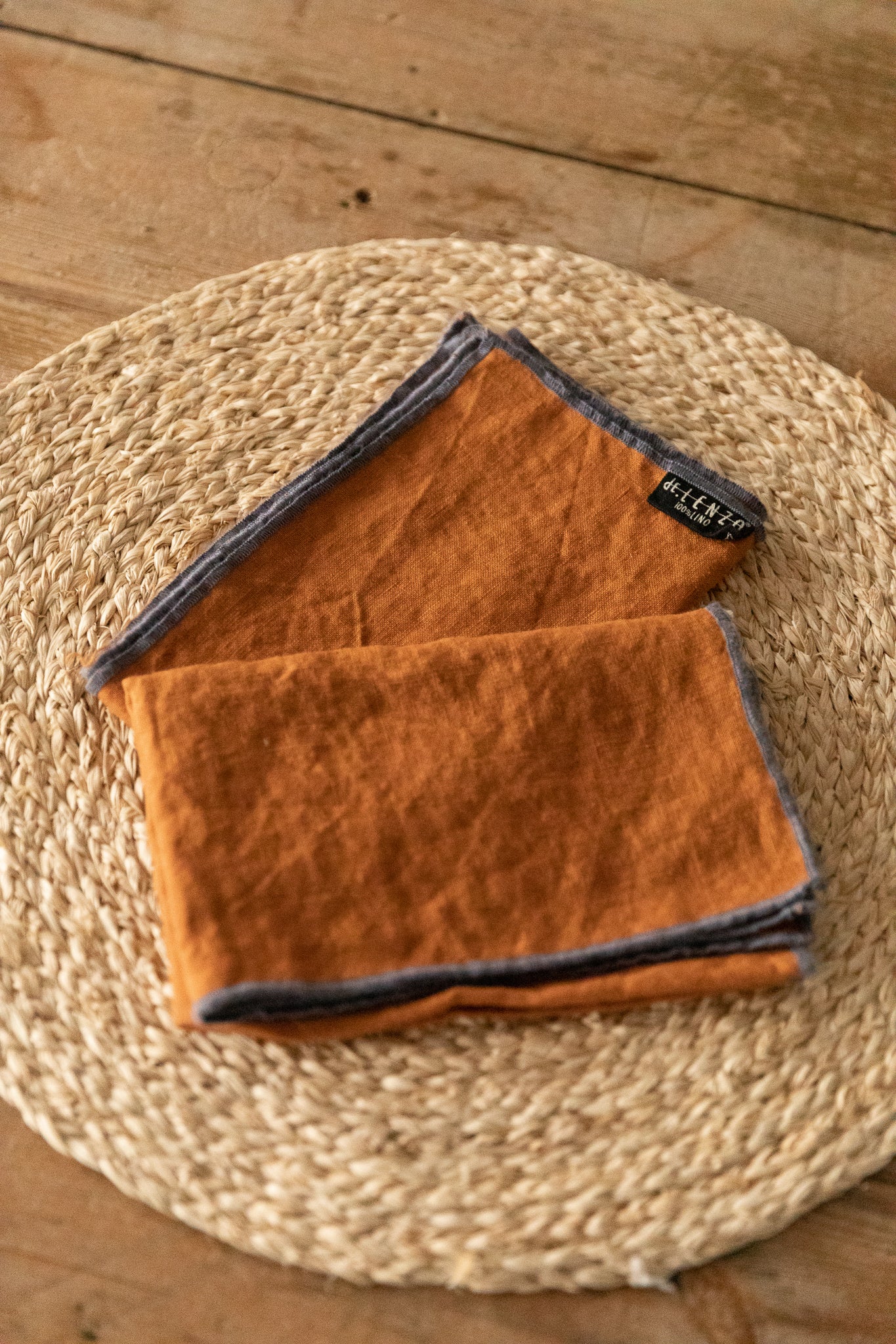 SERVILLETAS LINO TEJA CON REPULGO AZUL