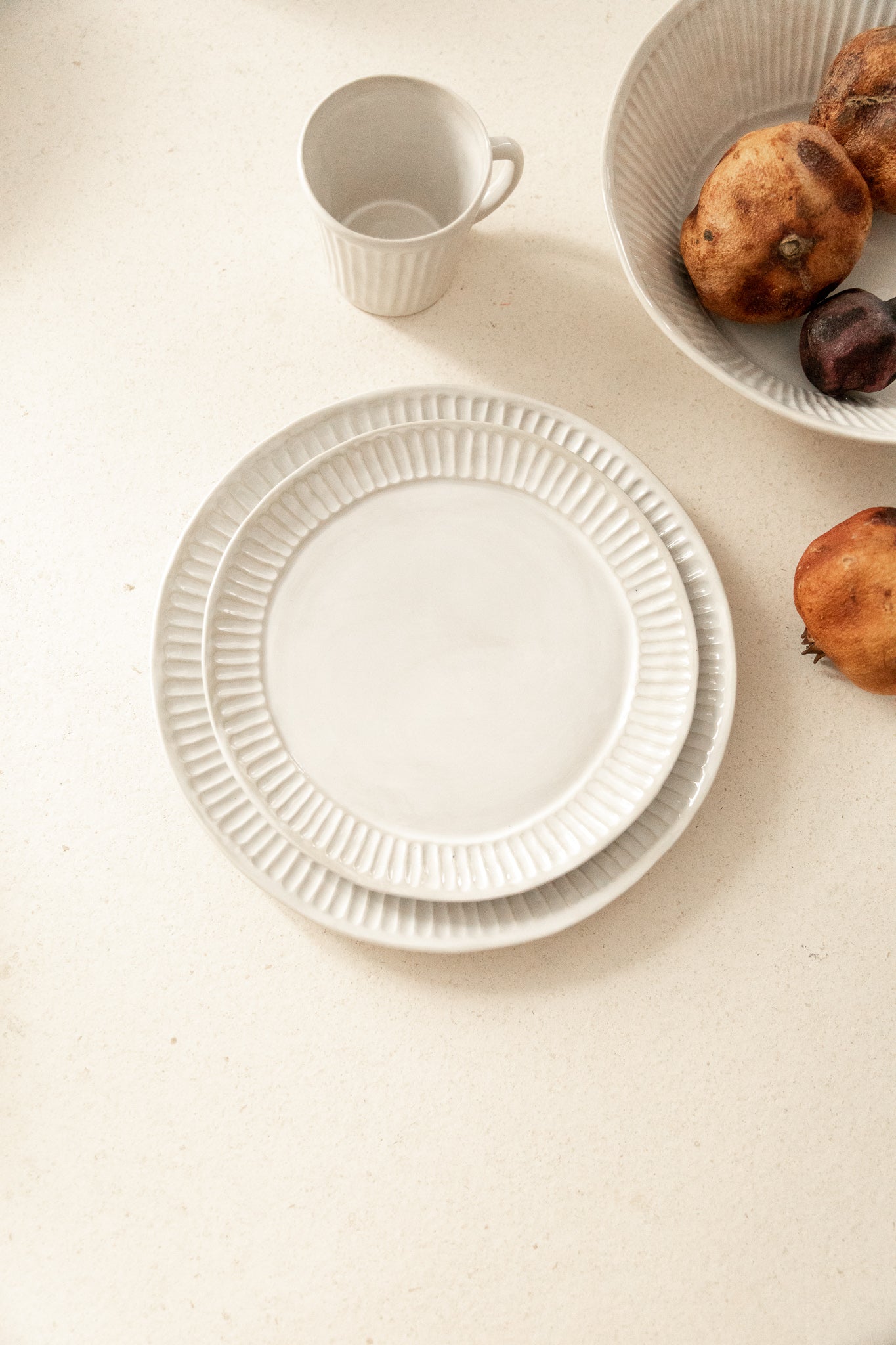 VAJILLA DE CERÁMICA BLANCA ESTRIADA