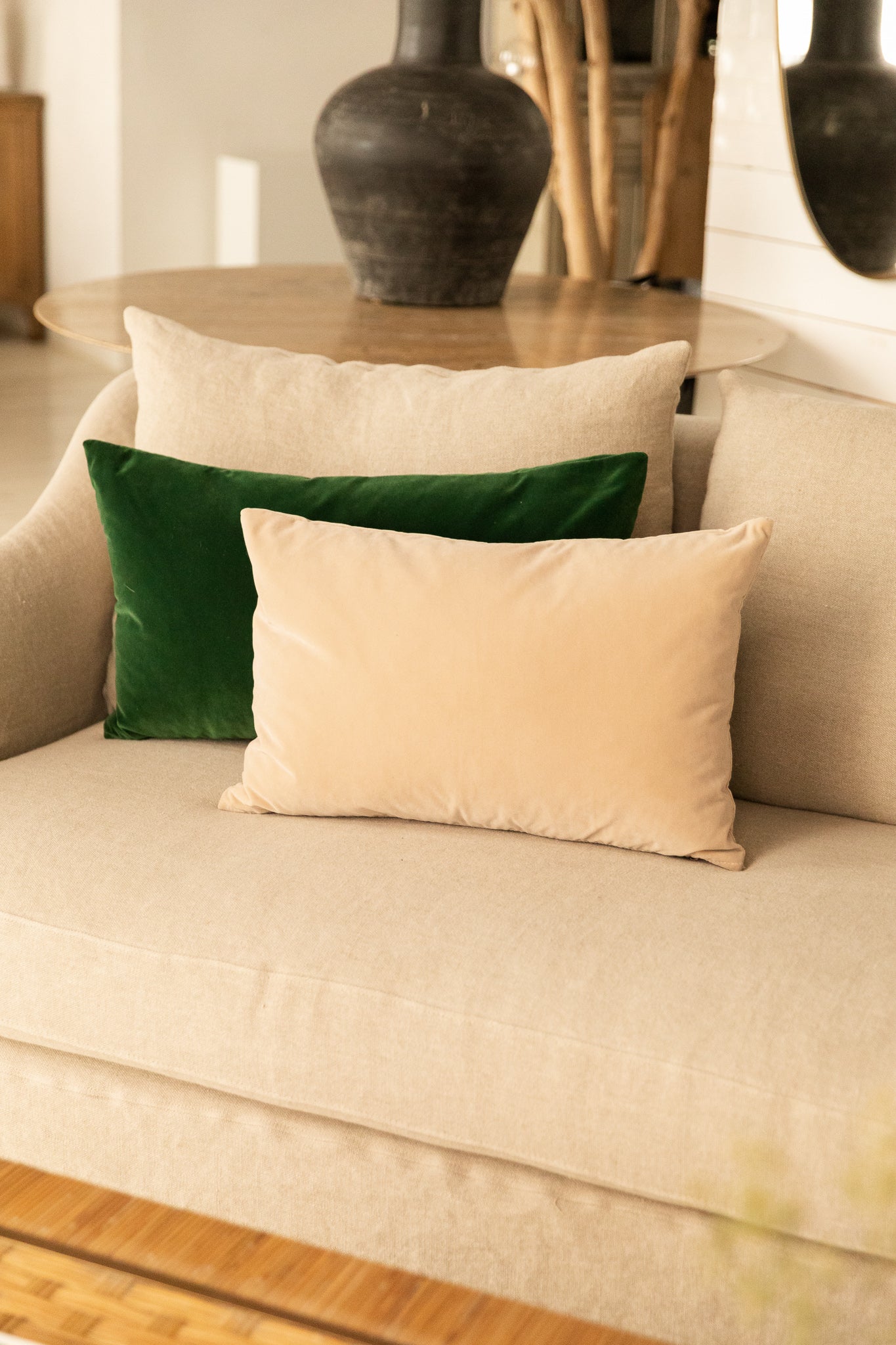 COJÍN DE TERCIOPELO BEIGE