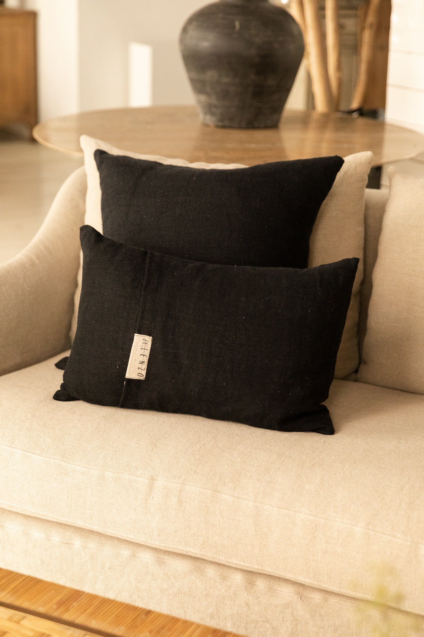 FUNDA DE COJÍN FORMENTERA ENVELOPE NEGRO