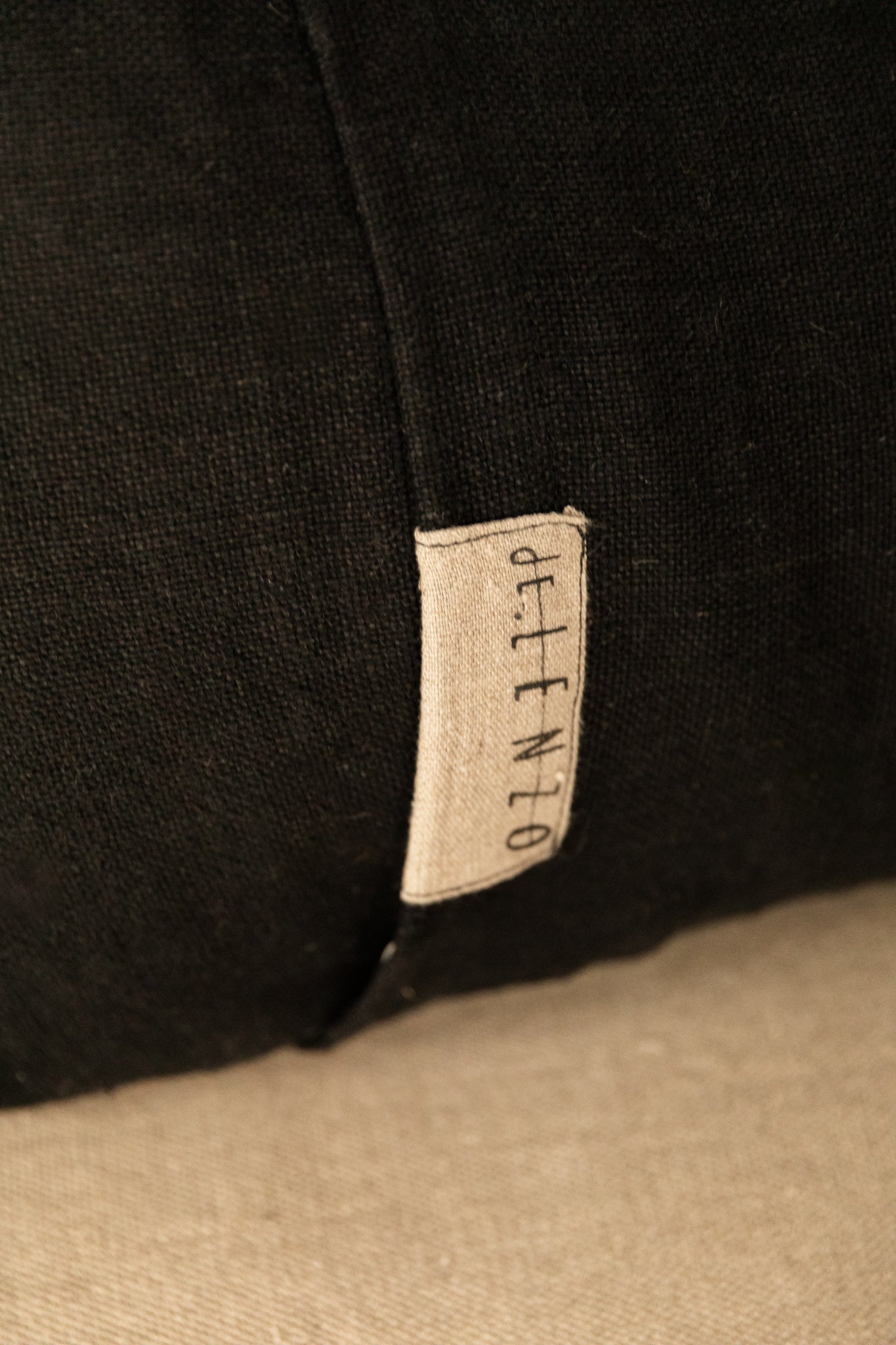 FUNDA DE COJÍN FORMENTERA ENVELOPE NEGRO