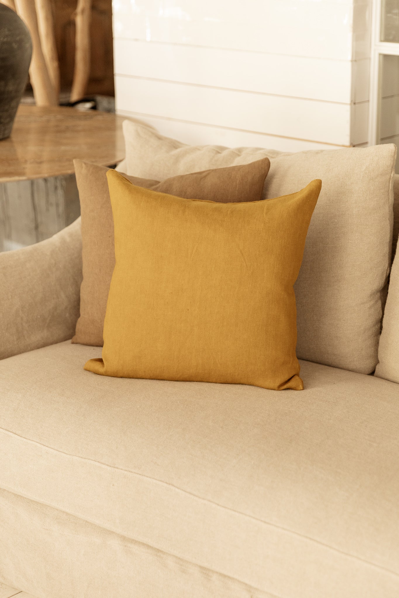 COJÍN DE LINO LAVADO AMARILLO