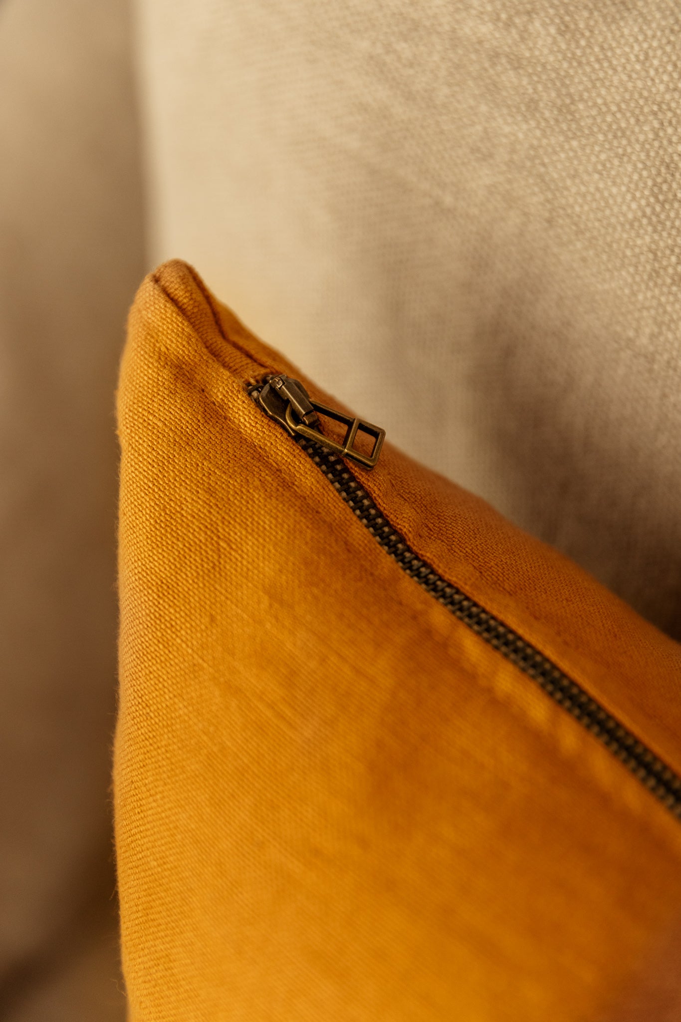 COJÍN DE LINO LAVADO NARANJA