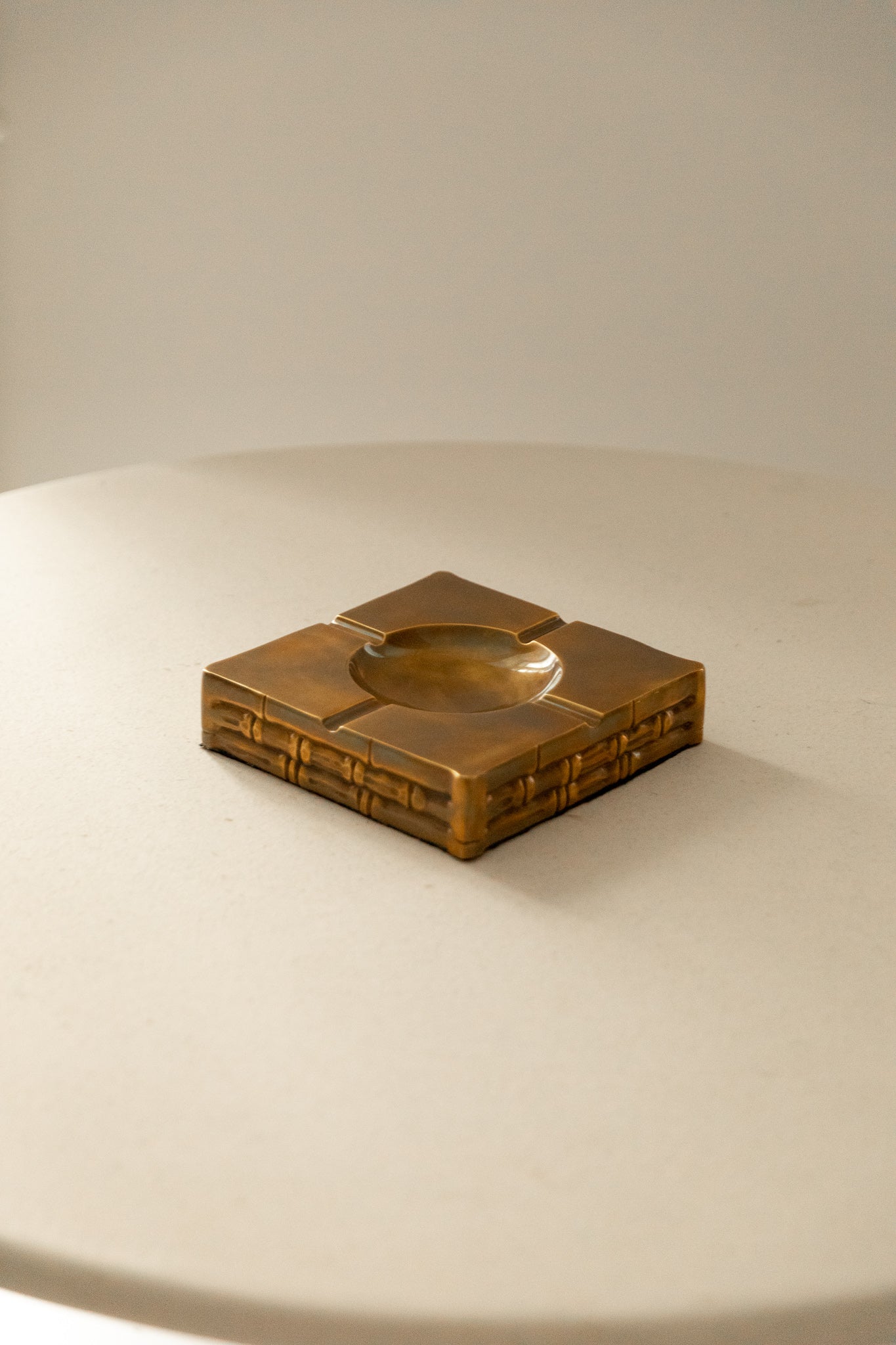 CENICERO DE LATÓN EFECTO BAMBÚ