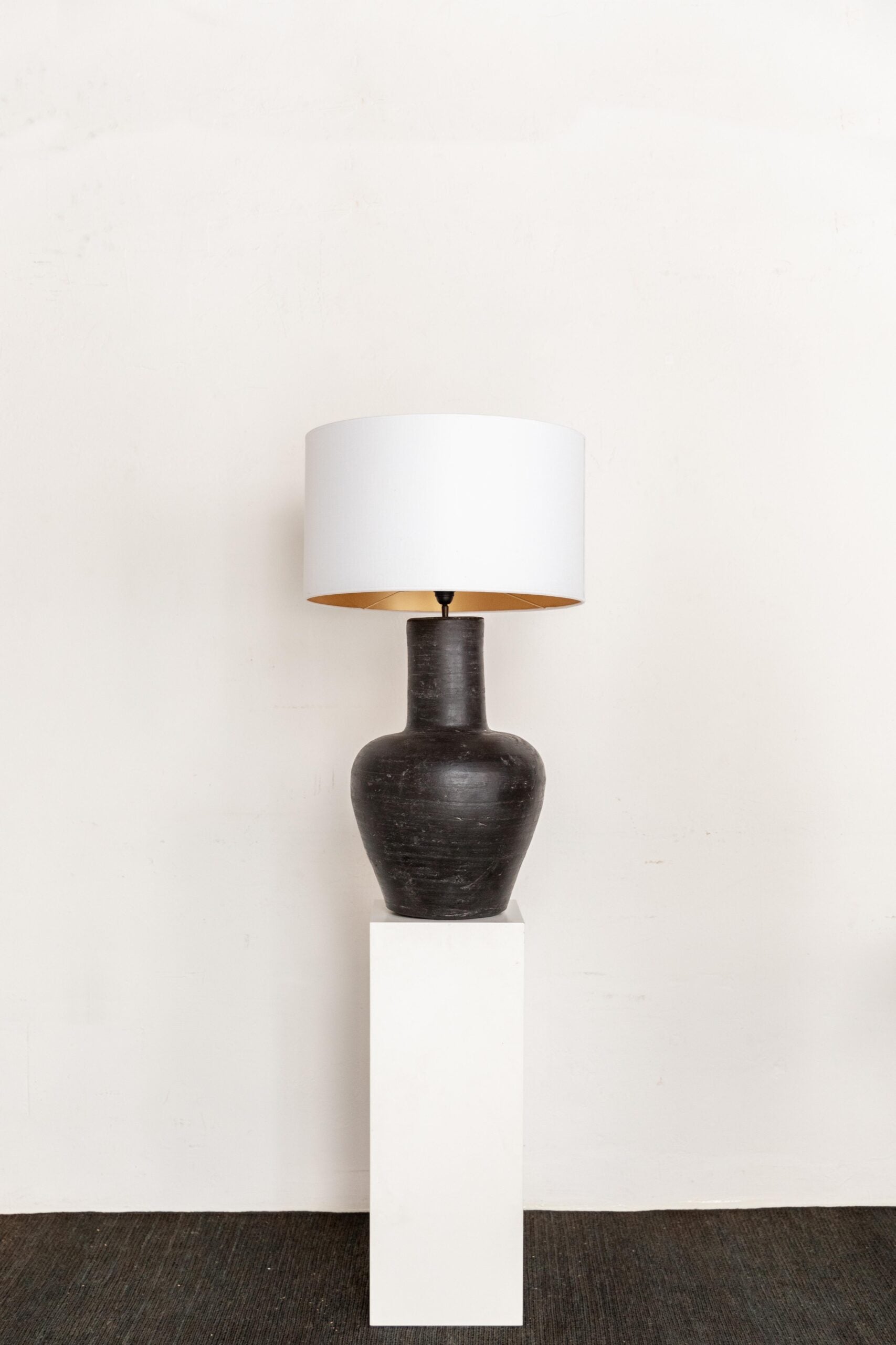 PANTALLA CILÍNDRICA LINO | BLANCO INTERIOR DORADO