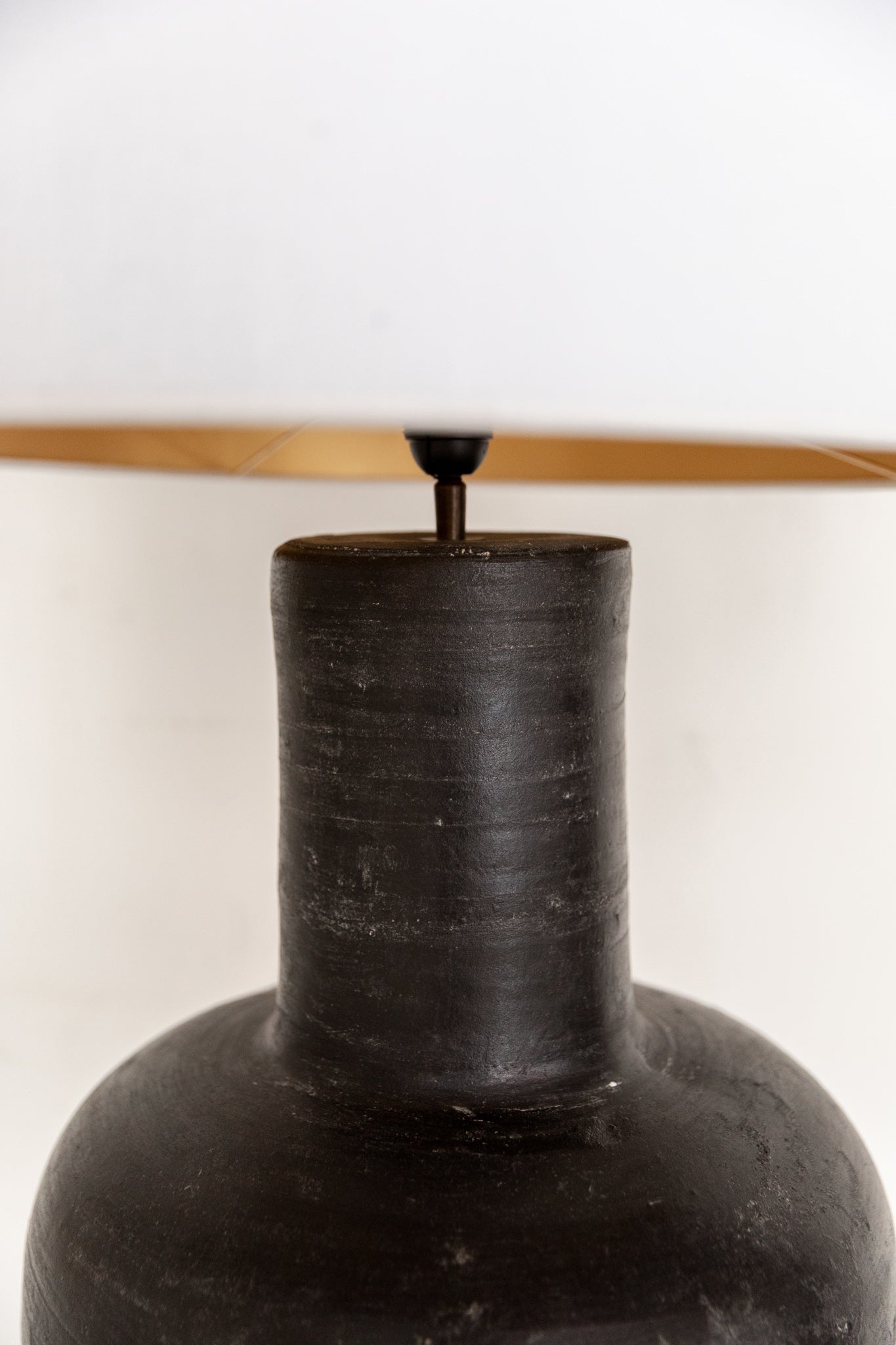 BASE DE LÁMPARA JARRÓN CERÁMICA NEGRA MATE