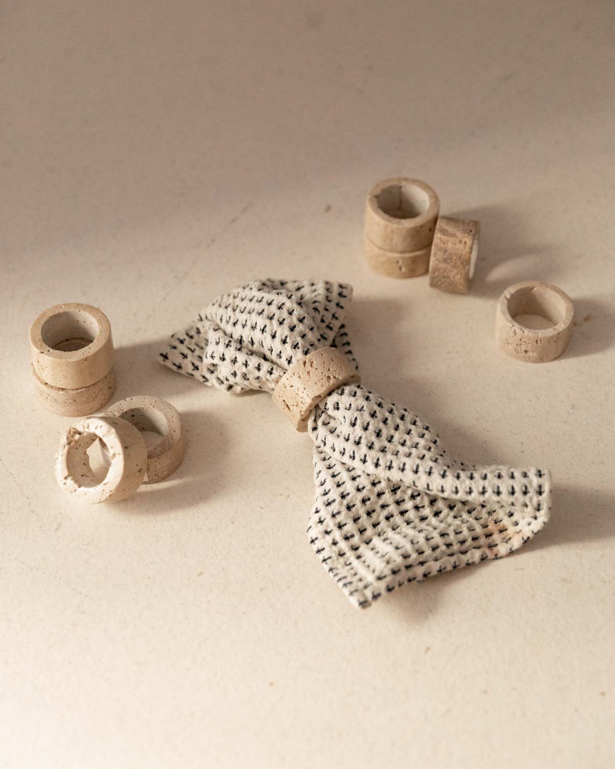 SERVILLETERO DE MÁRMOL TRAVERTINO