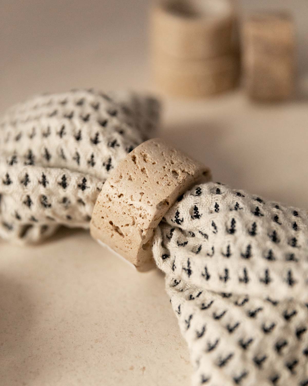 SERVILLETERO DE MÁRMOL TRAVERTINO