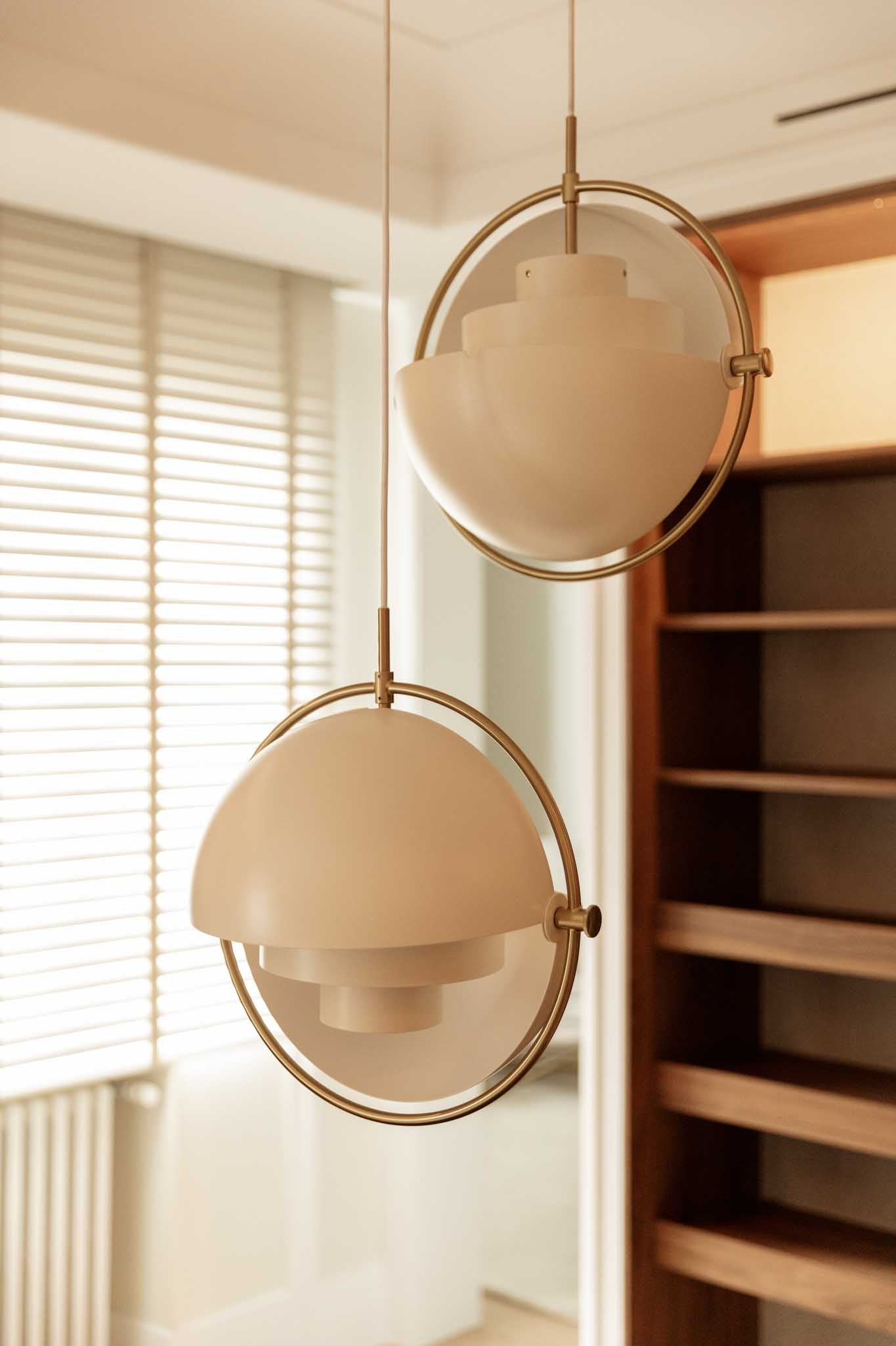 LÁMPARA DE TECHO DOBLE POSICIÓN