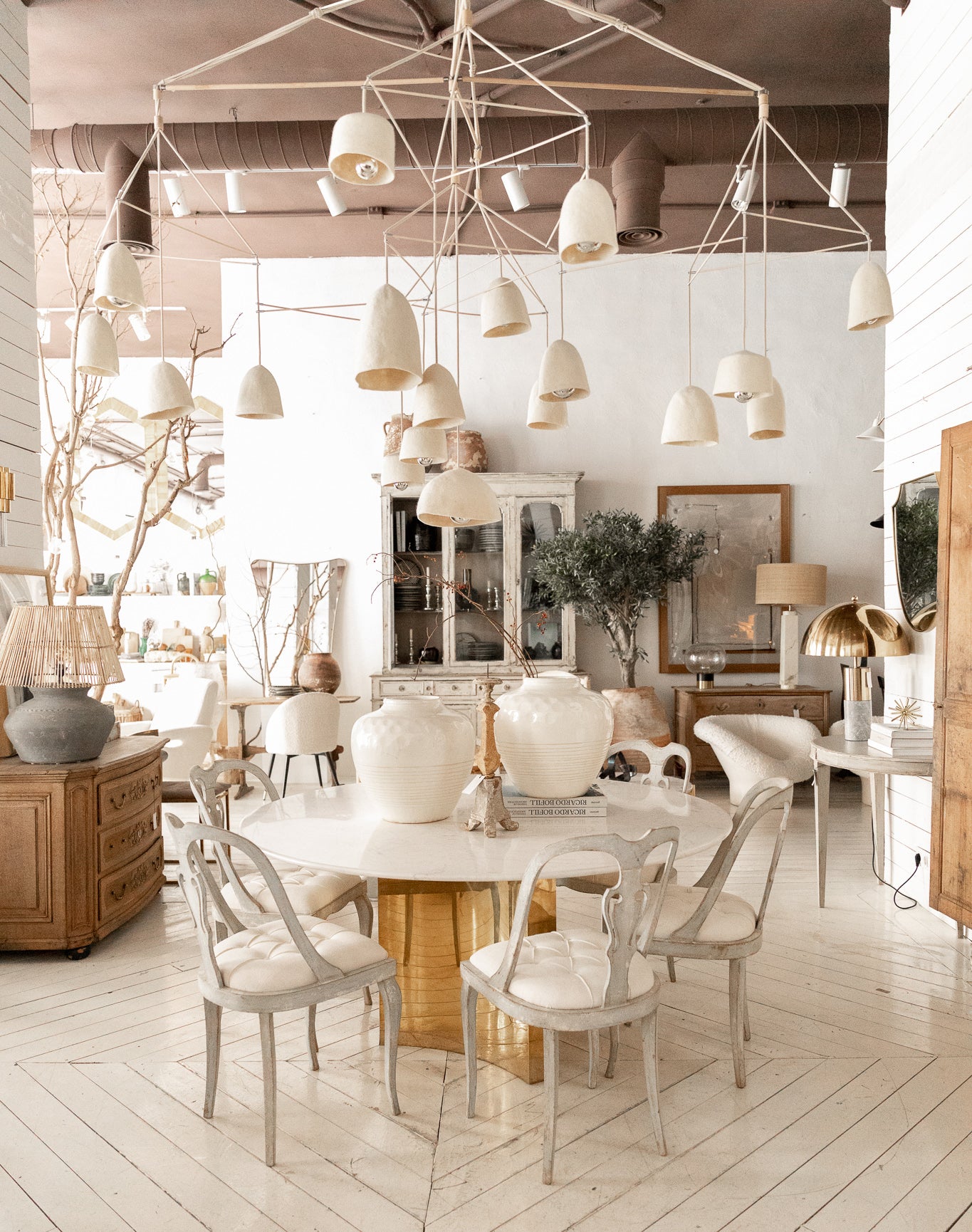 LÁMPARA DE TECHO DE FIELTRO 18 TULIPAS