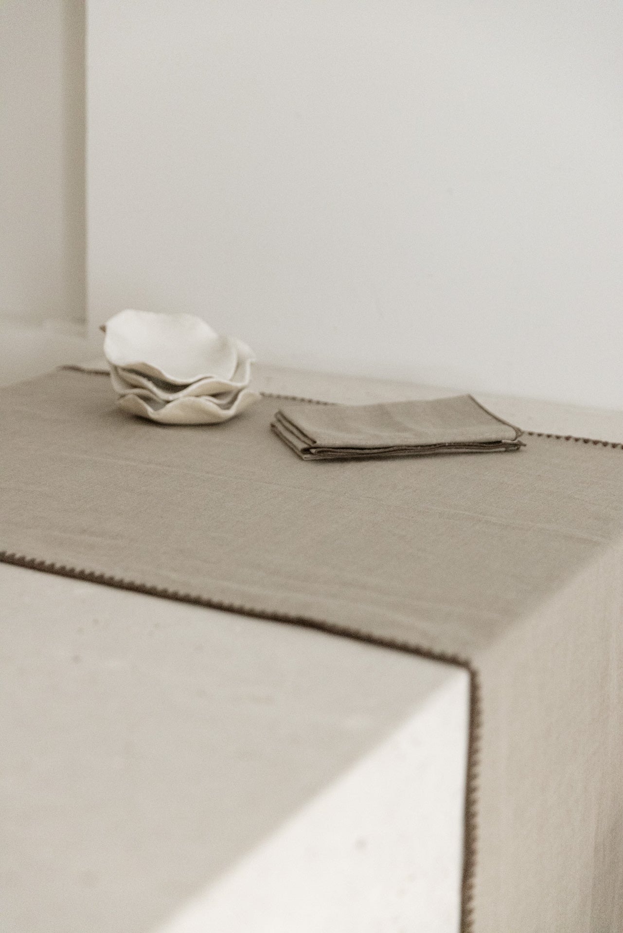 CAMINO MARIETA NATURAL CON DOS SERVILLETAS