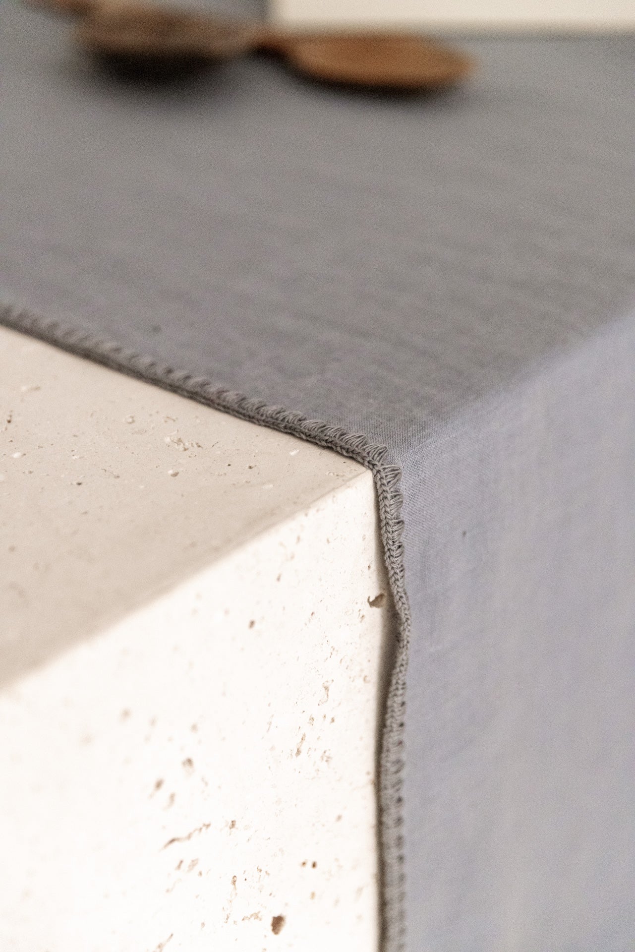 CAMINO MARIETA AZUL CON DOS SERVILLETAS