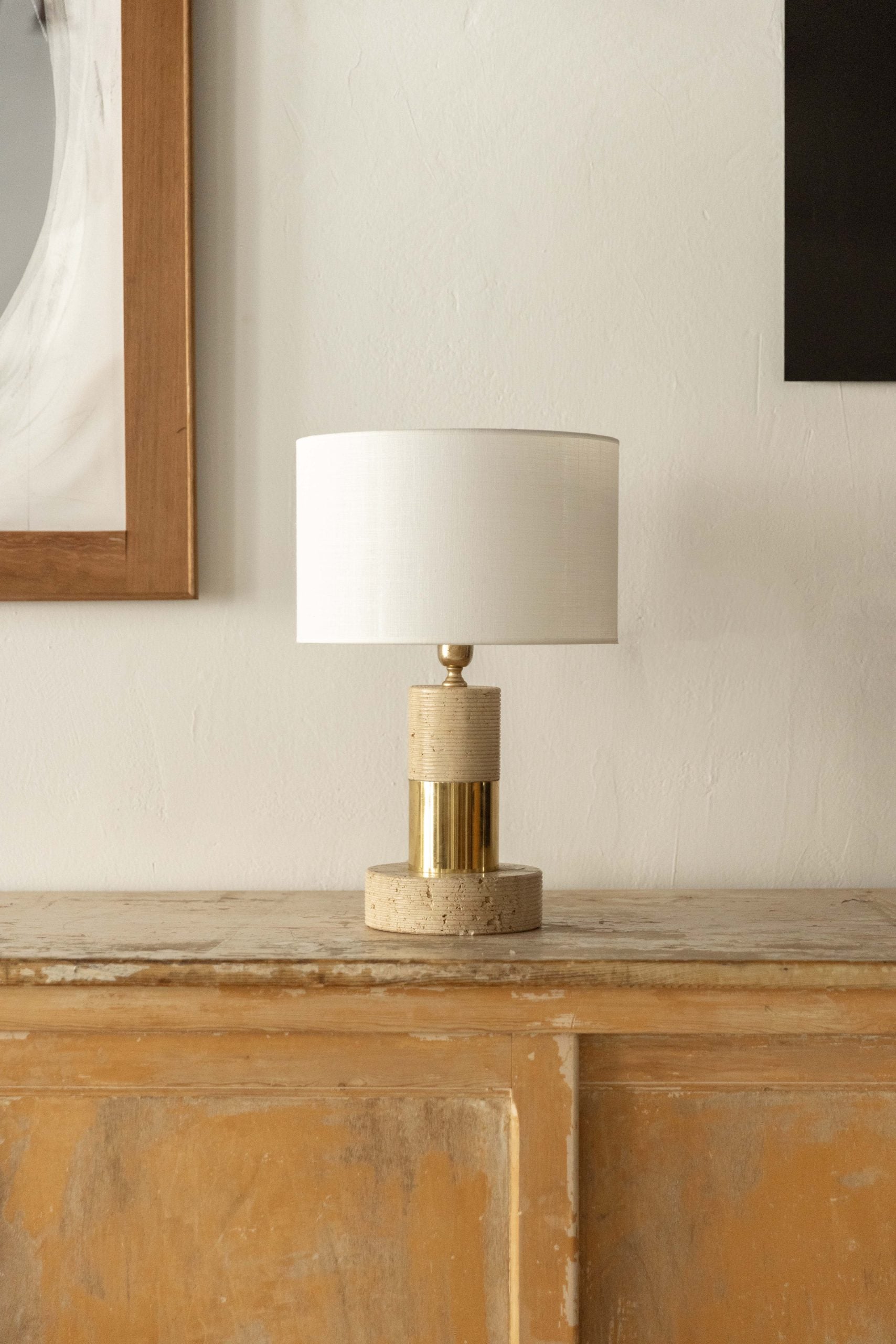 BASE DE LÁMPARA REDONDA TRAVERTINO Y LATÓN