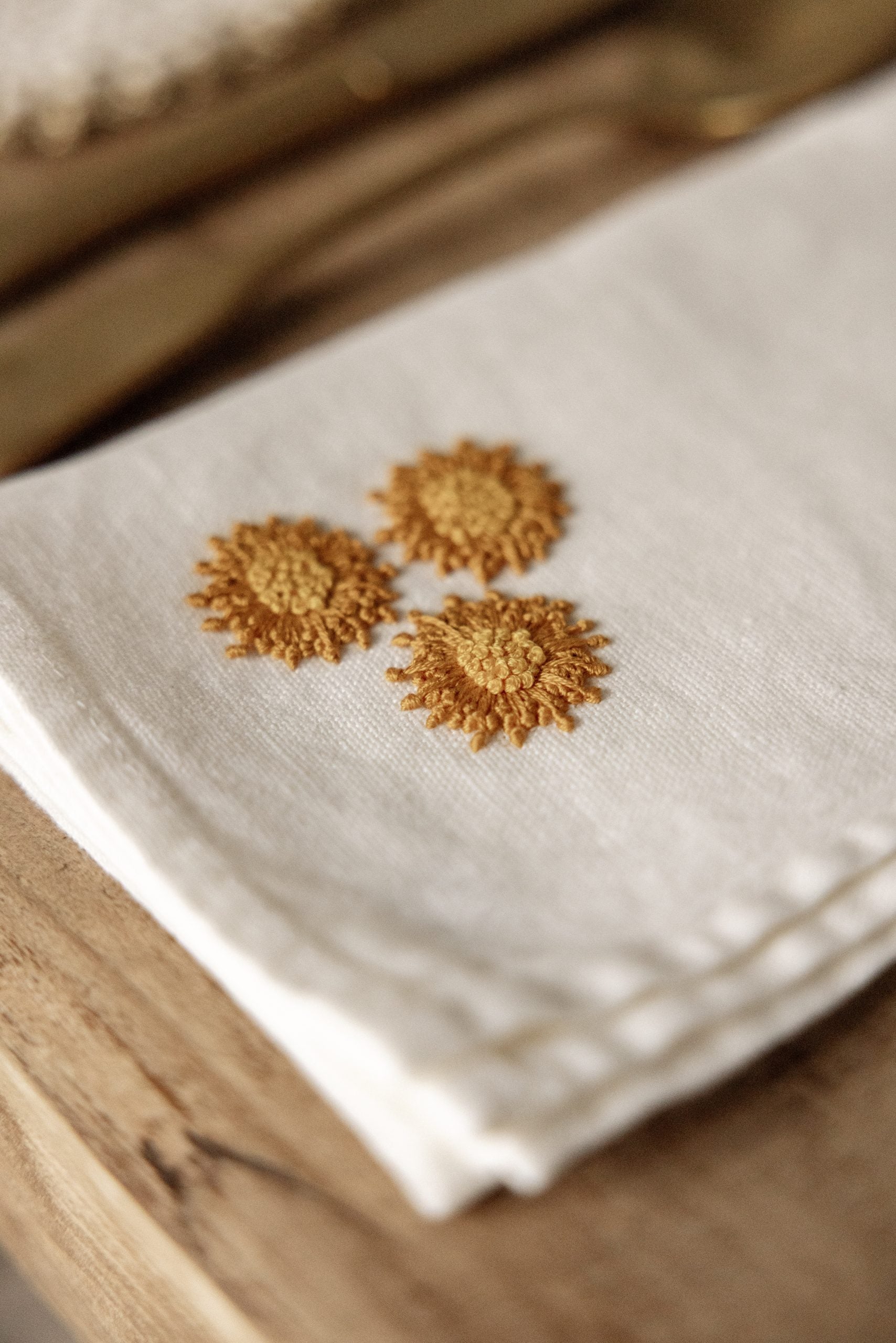 SERVILLETAS DE LINO BORDADAS A MANO