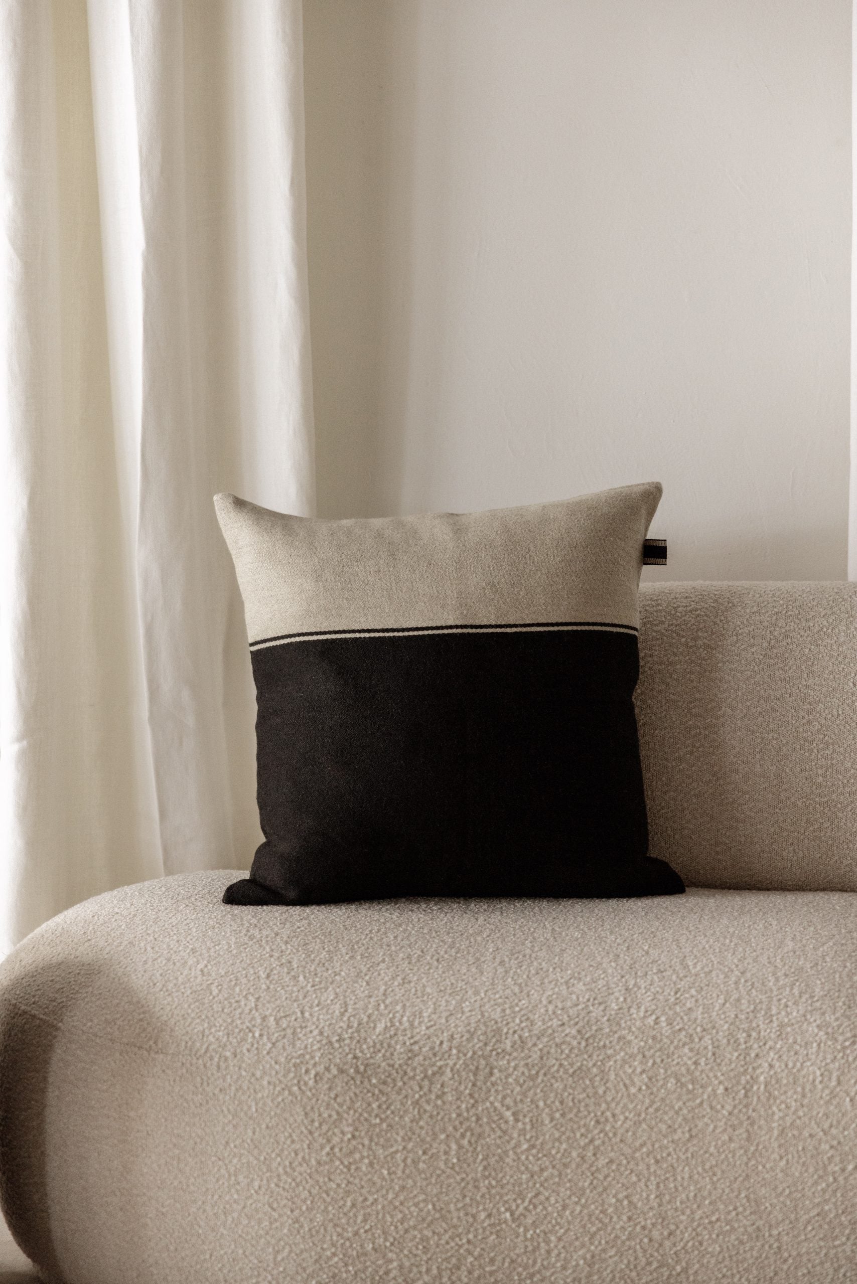 COJÍN DE LINO RÚSTICO | NATURAL Y NEGRO