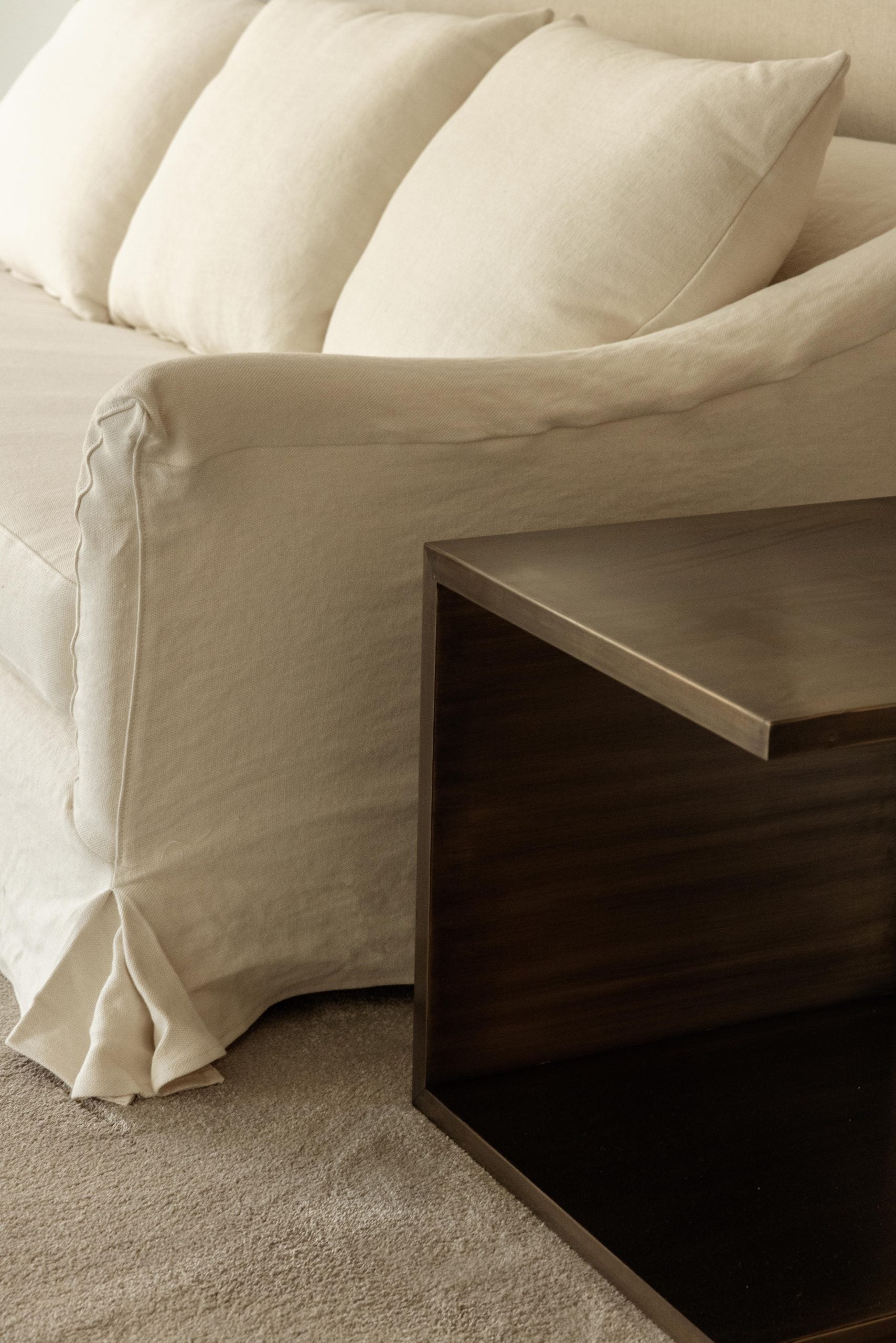 MESA AUXILIAR LATÓN ENVEJECIDO