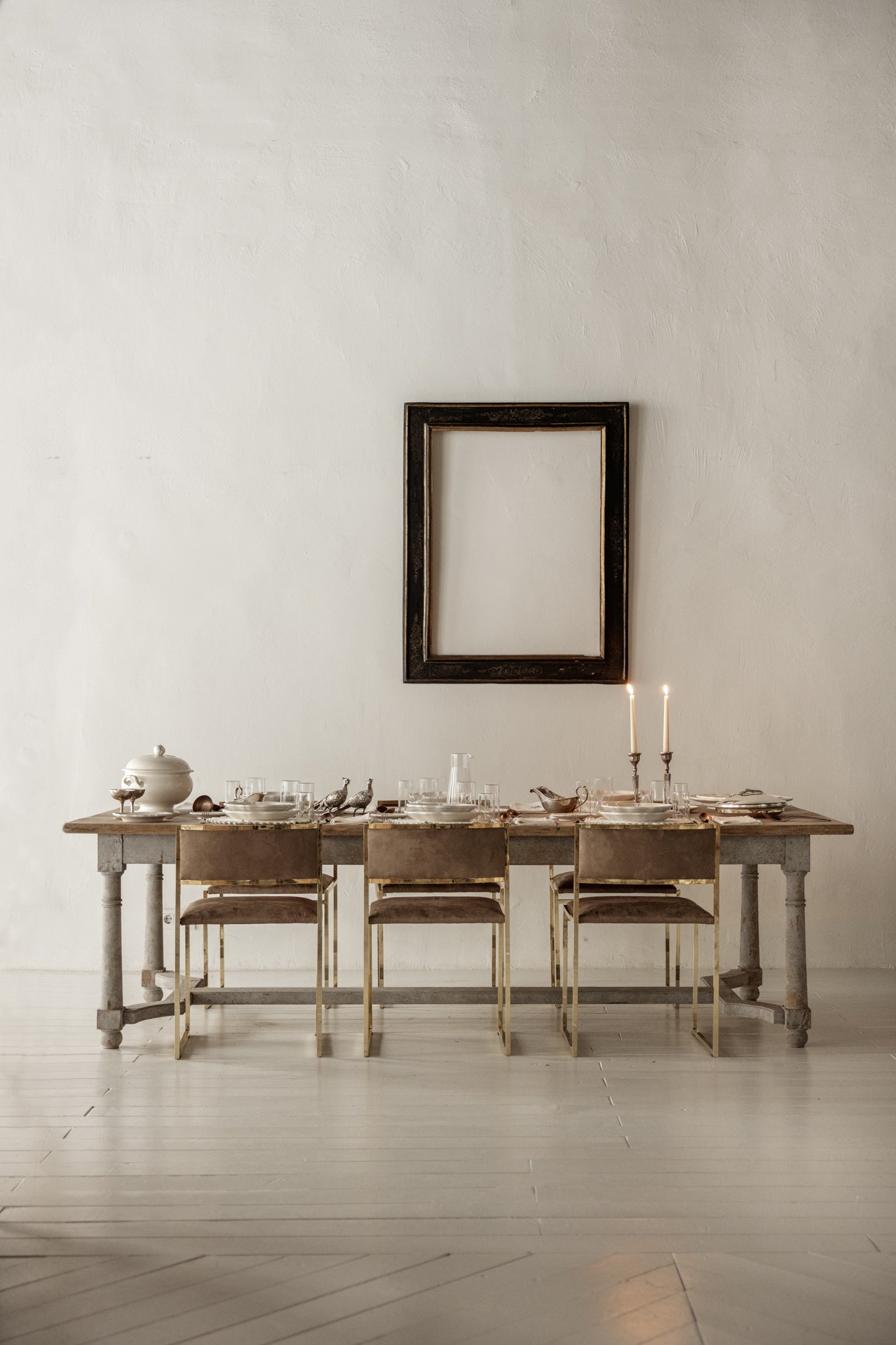 MESA DE COMEDOR DE MADERA CON PATA TORNEADA