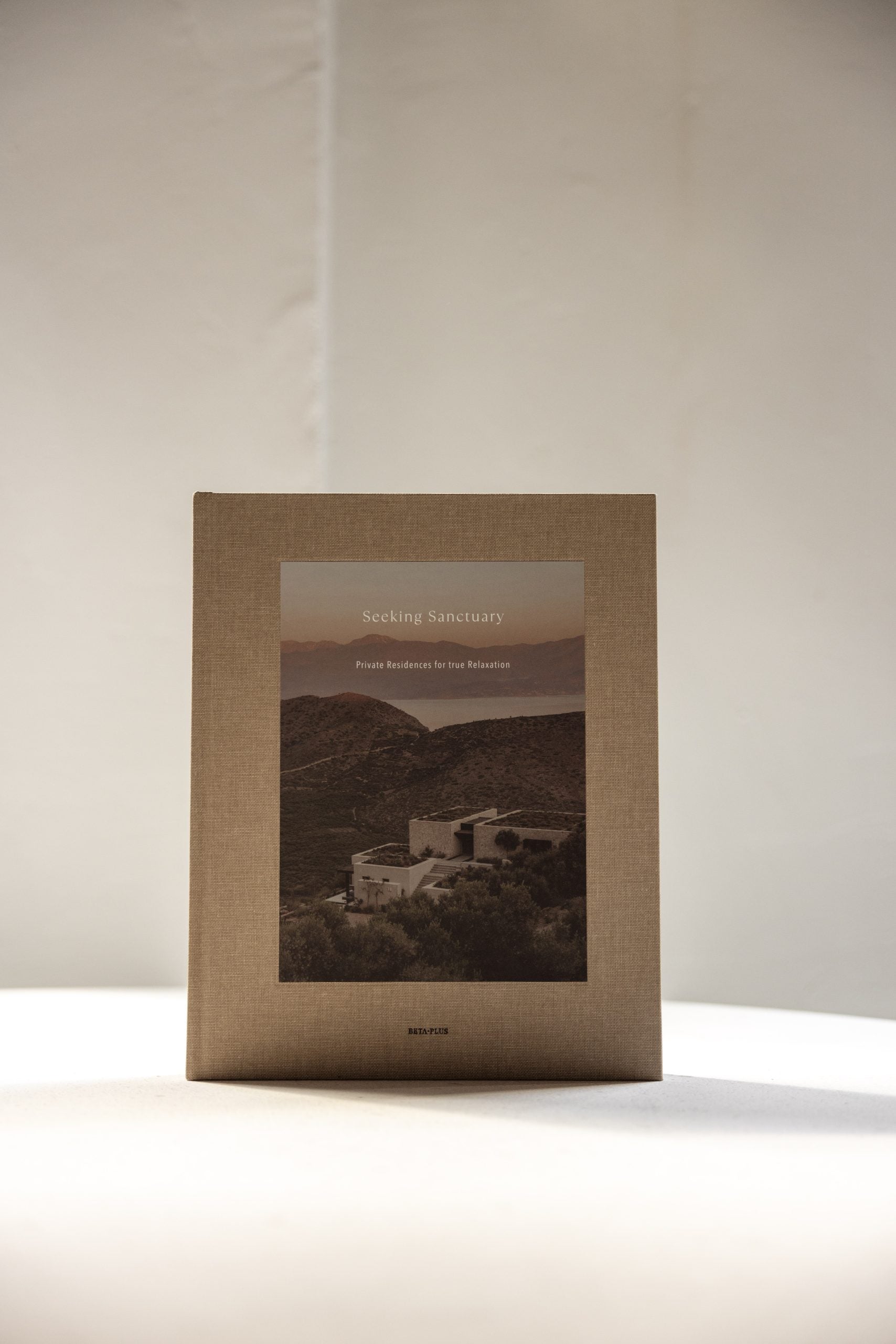 LIBRO “SEEKING SANCTUARY”