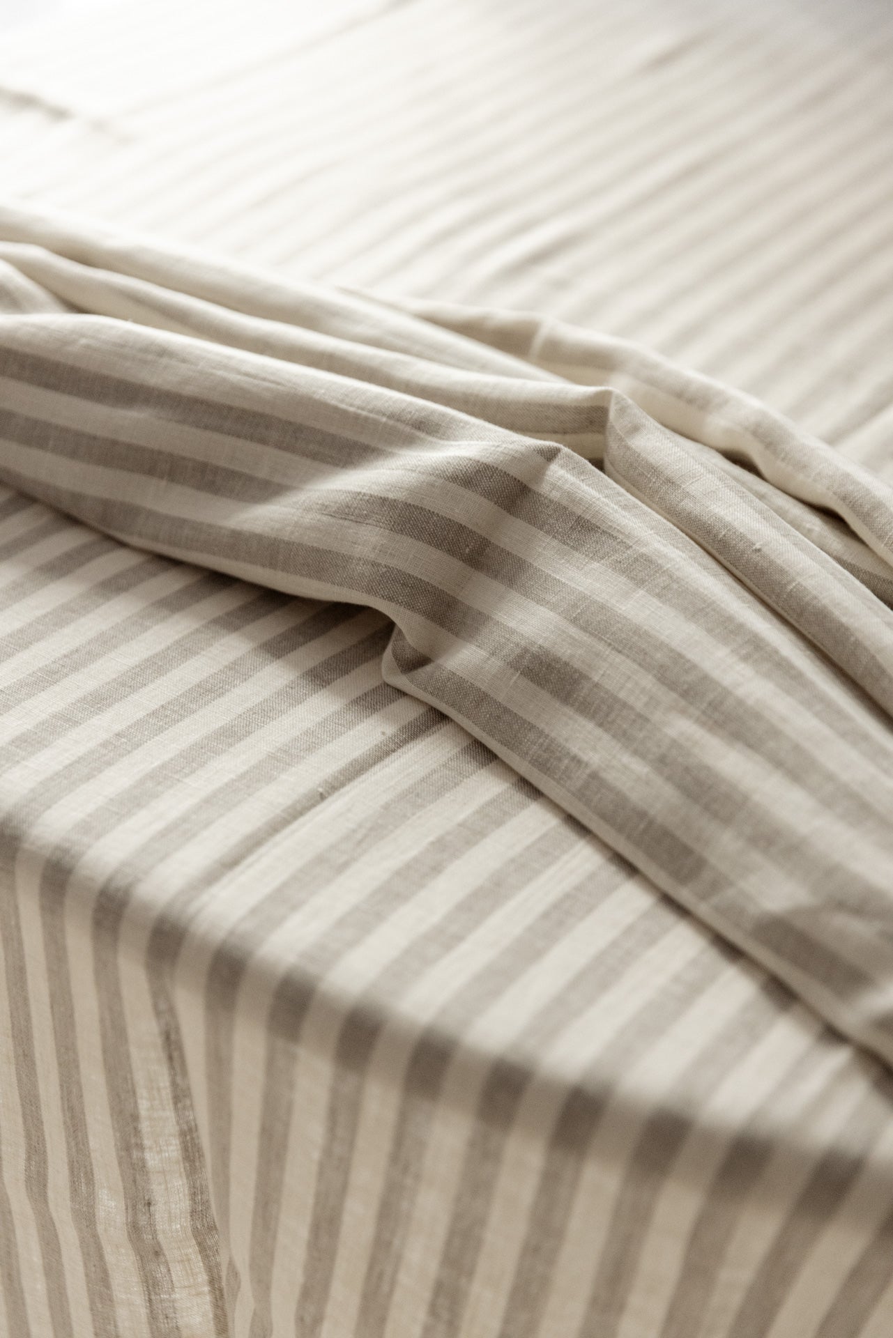 MANTEL MILOS RAYAS BLANCO Y BEIGE