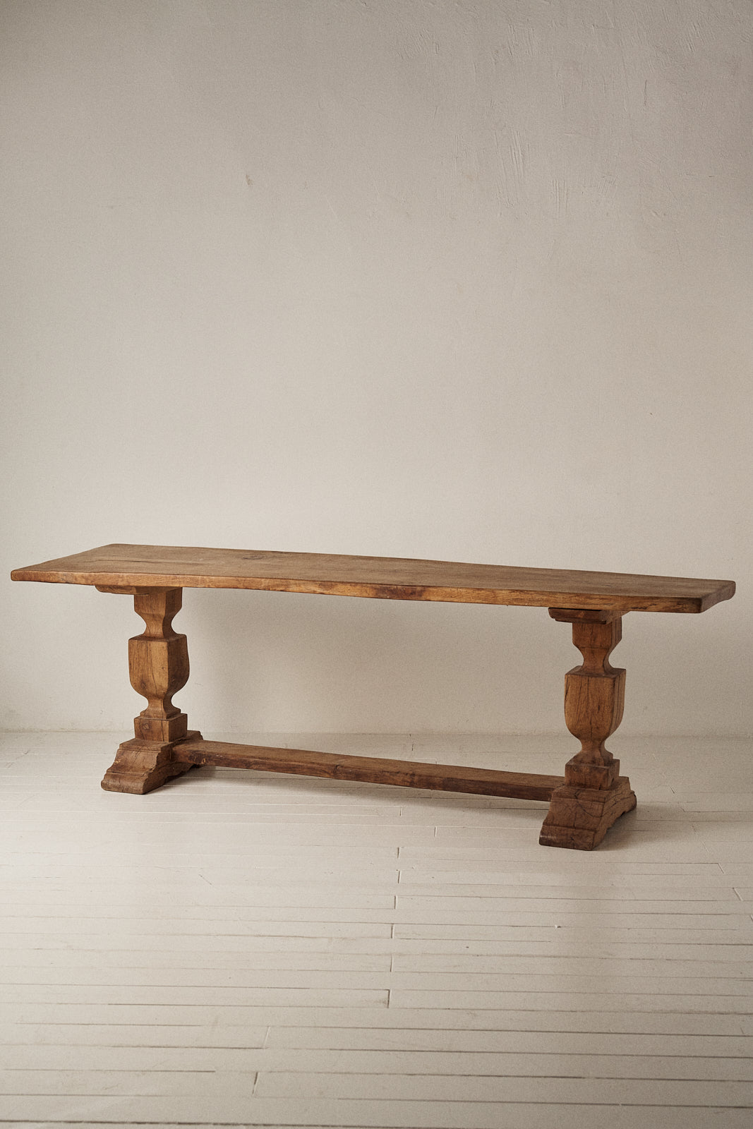 CONSOLA DE MADERA ROBLE CON TRAVESAÑO