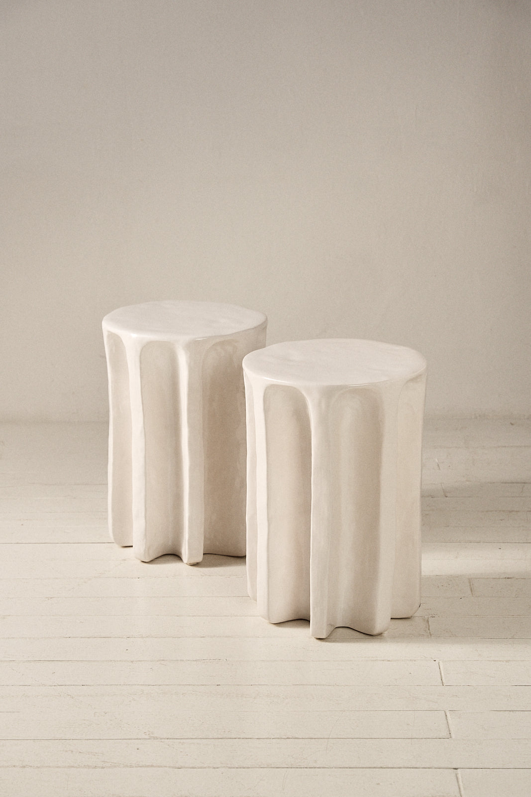 MESA AUXILIAR CERÁMICA BLANCA