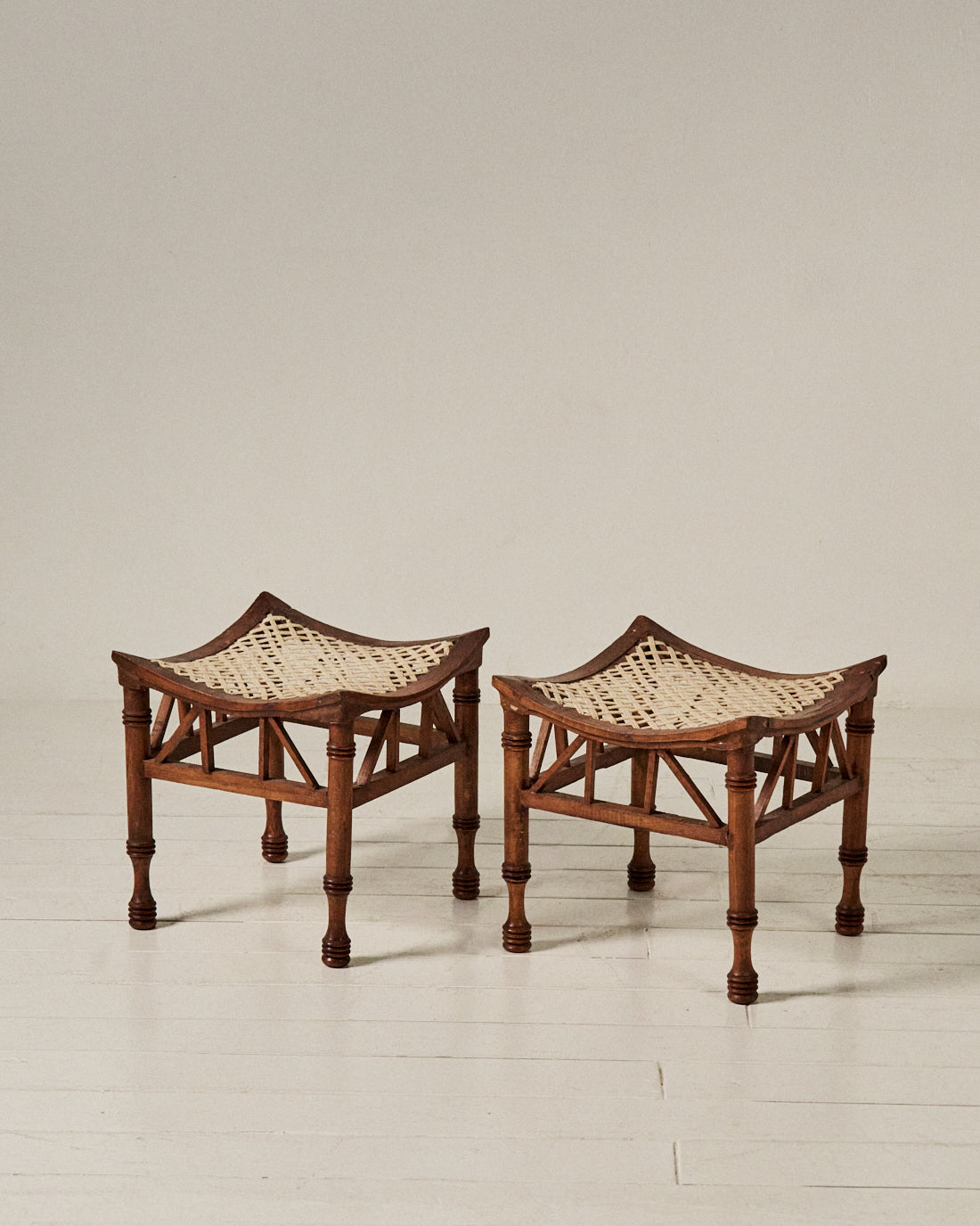 PAREJA TABURETES ORIGINALES ADOLF LOOS S.XX