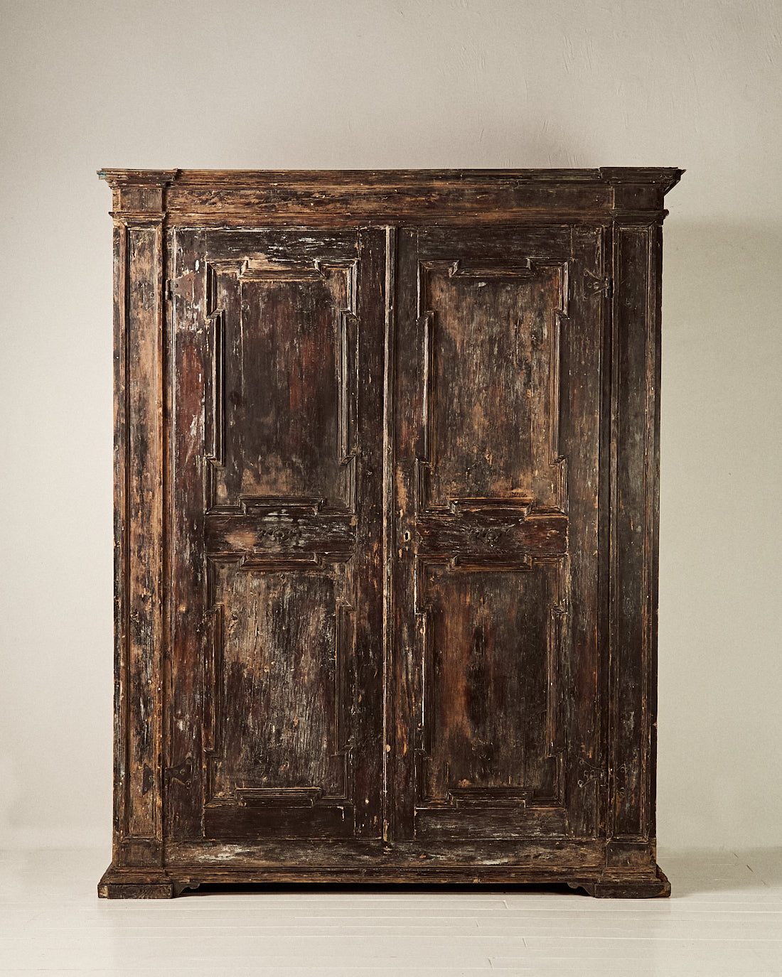 ARMARIO ITALIANO DE MADERA DE ÁLAMO S.XVIII