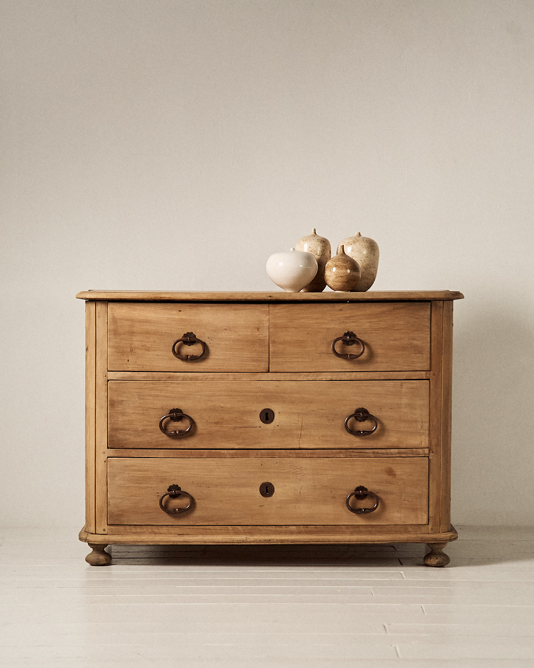 CÓMODA FRANCESA DE NOGAL S.XVIII