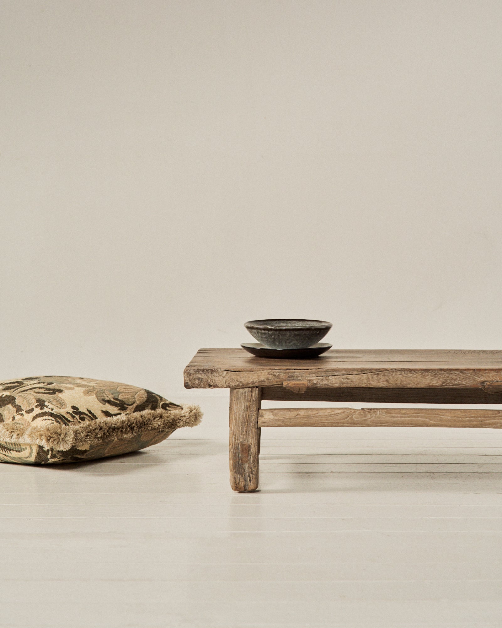 MESA AUXILIAR DE MADERA BAJA