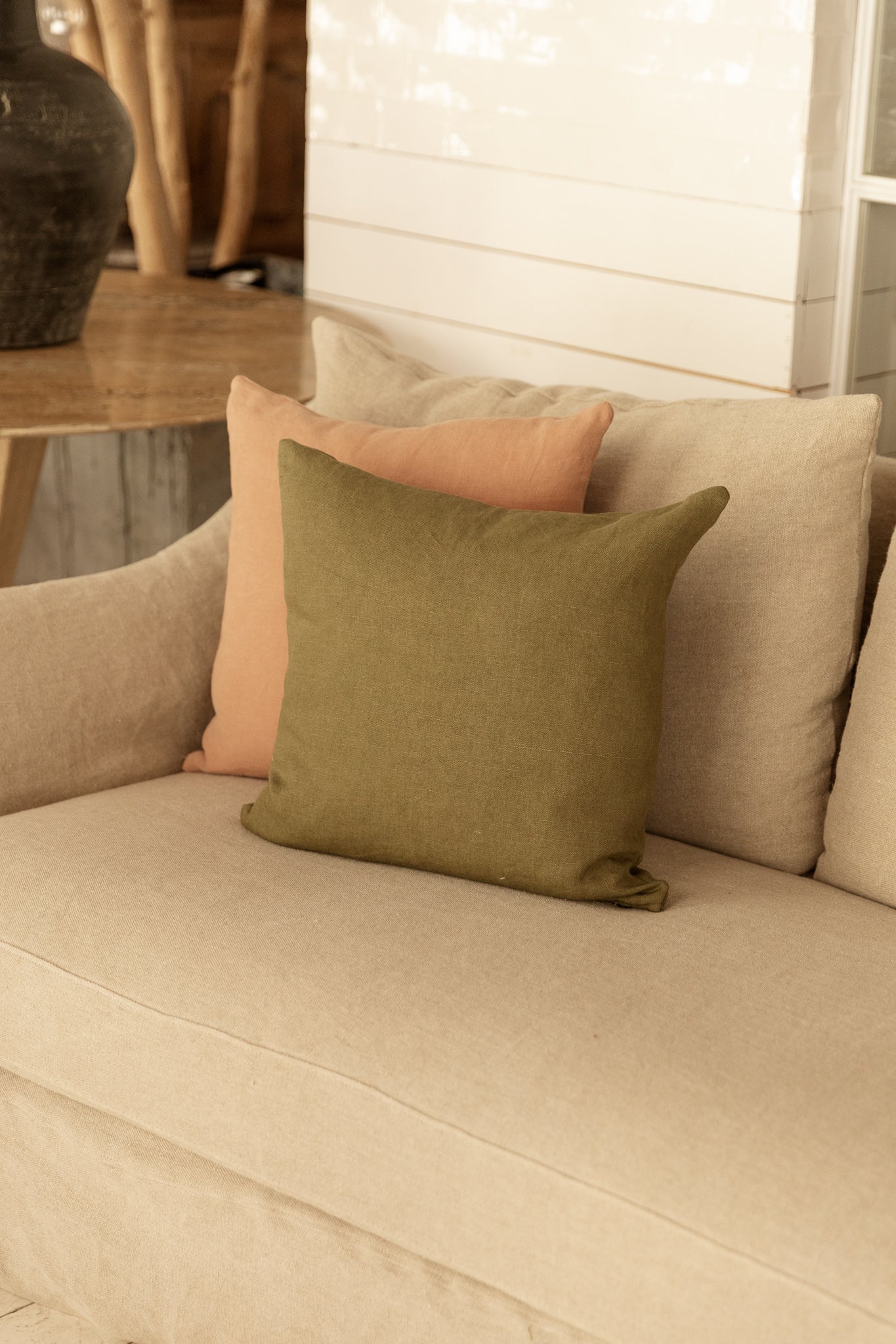 COJÍN DE LINO LAVADO VERDE OLIVA