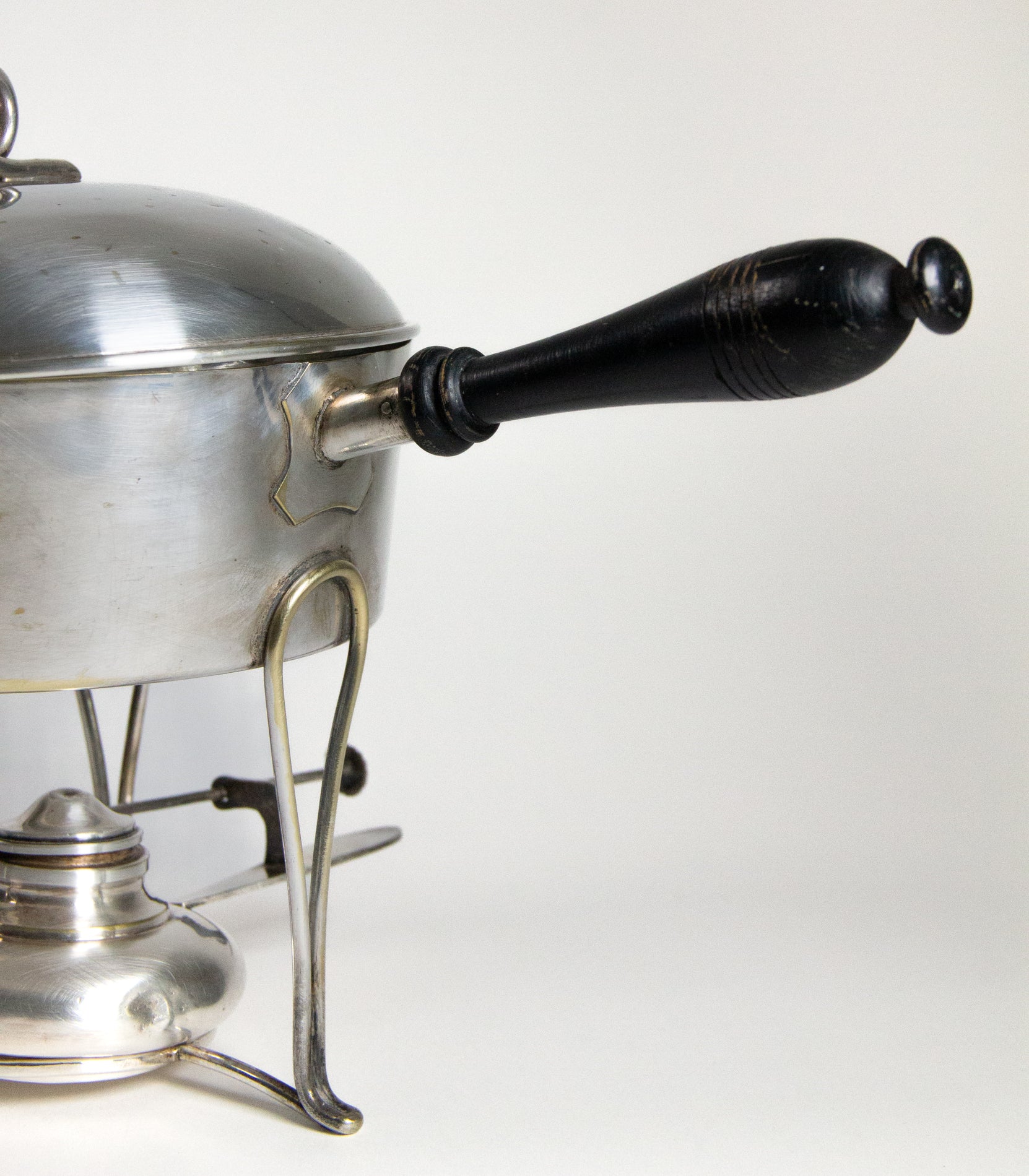 FUENTE METAL PLATEADO XV