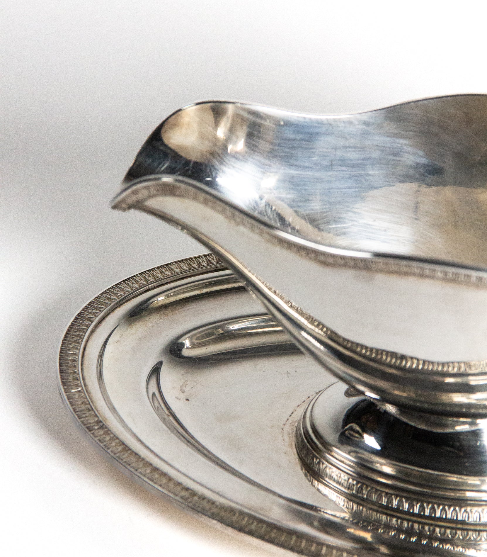 SALSERA ANTIGUA METAL PLATEADO II